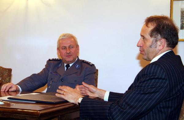 Umowa PK z policja 102.jpg